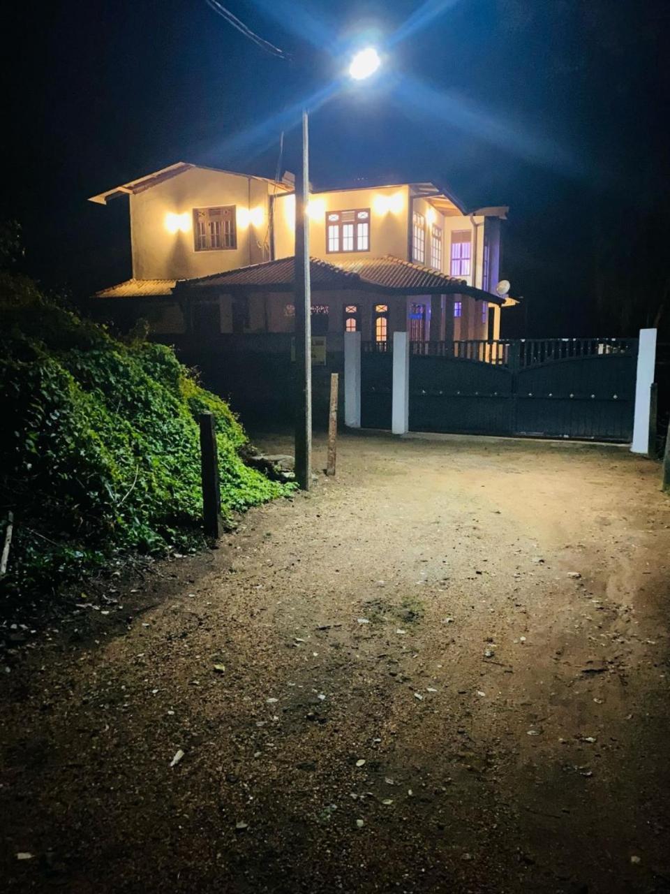 Silverline Guest House Anuradhapura Kültér fotó