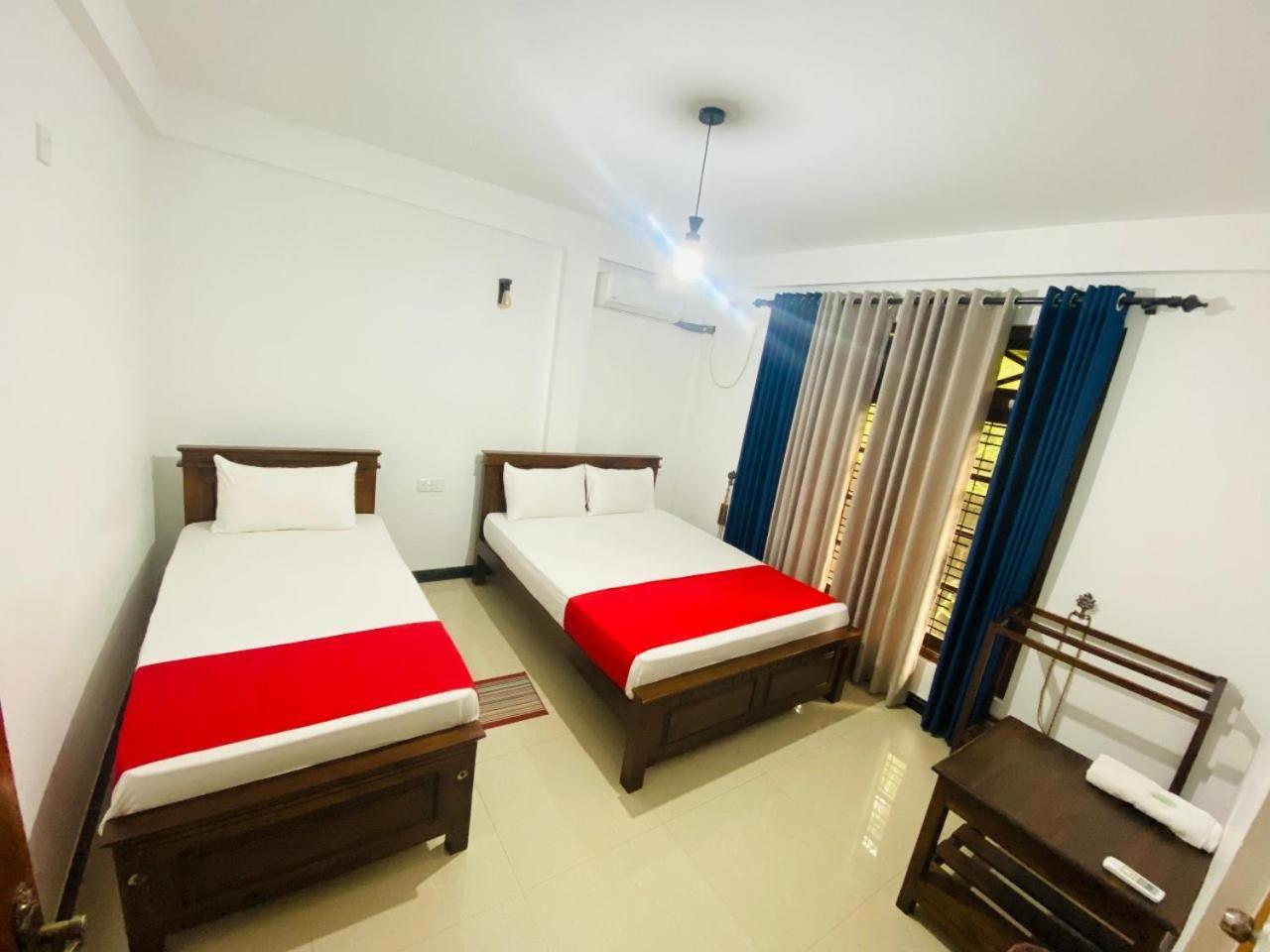 Silverline Guest House Anuradhapura Szoba fotó